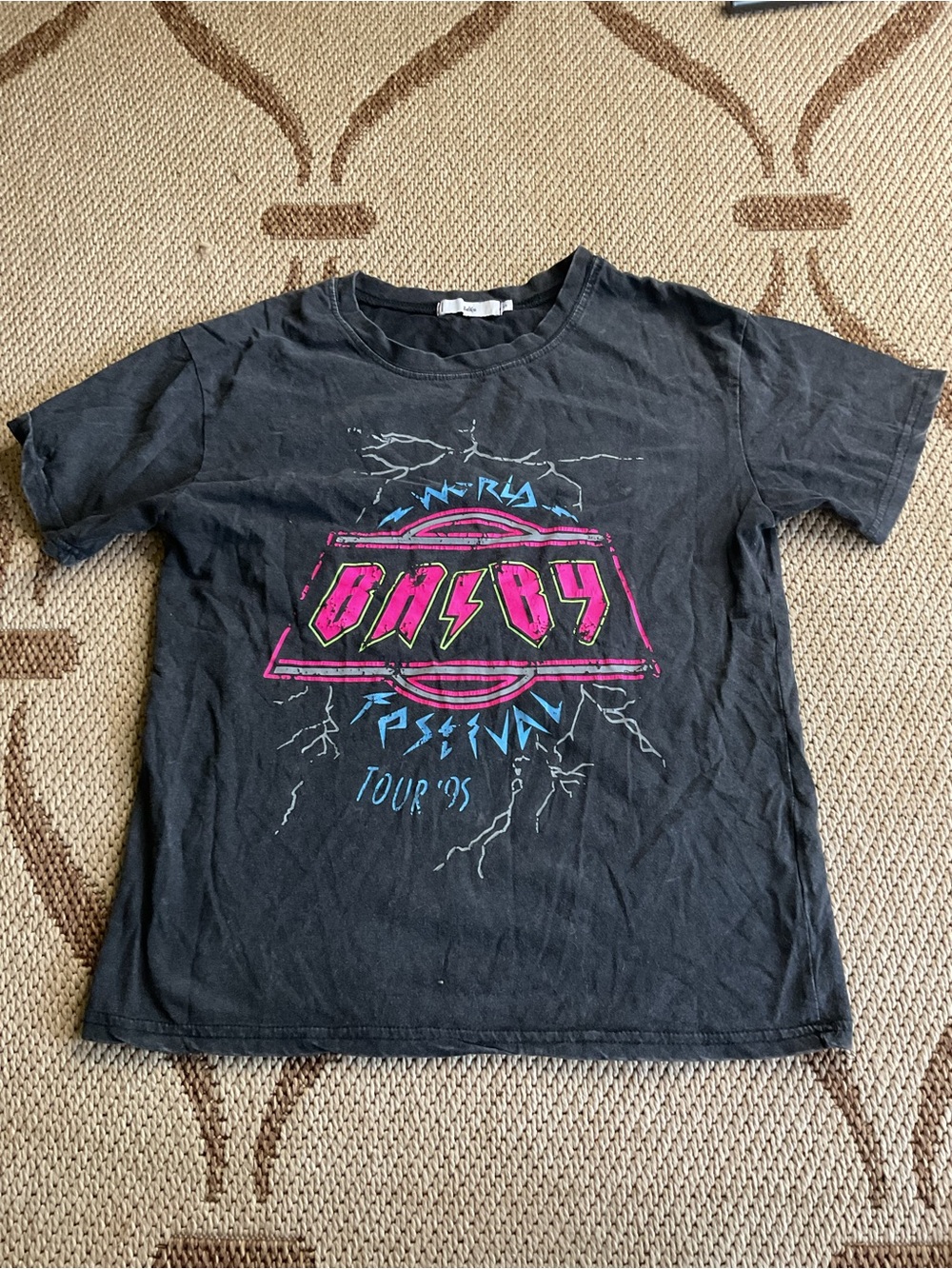 Adika tour Short-Sleeve Graphic Tee with Pink & Blue Accents